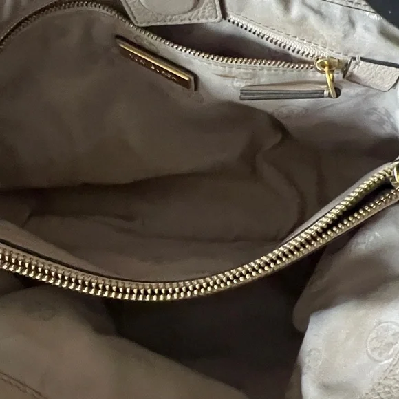 Tory Burch pebbled  Leather Bag - Picture 5 of 10